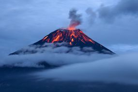 Tungurahua eruption at dusk