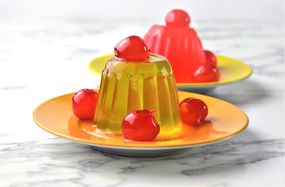 Fruit jelly with candied cherries
